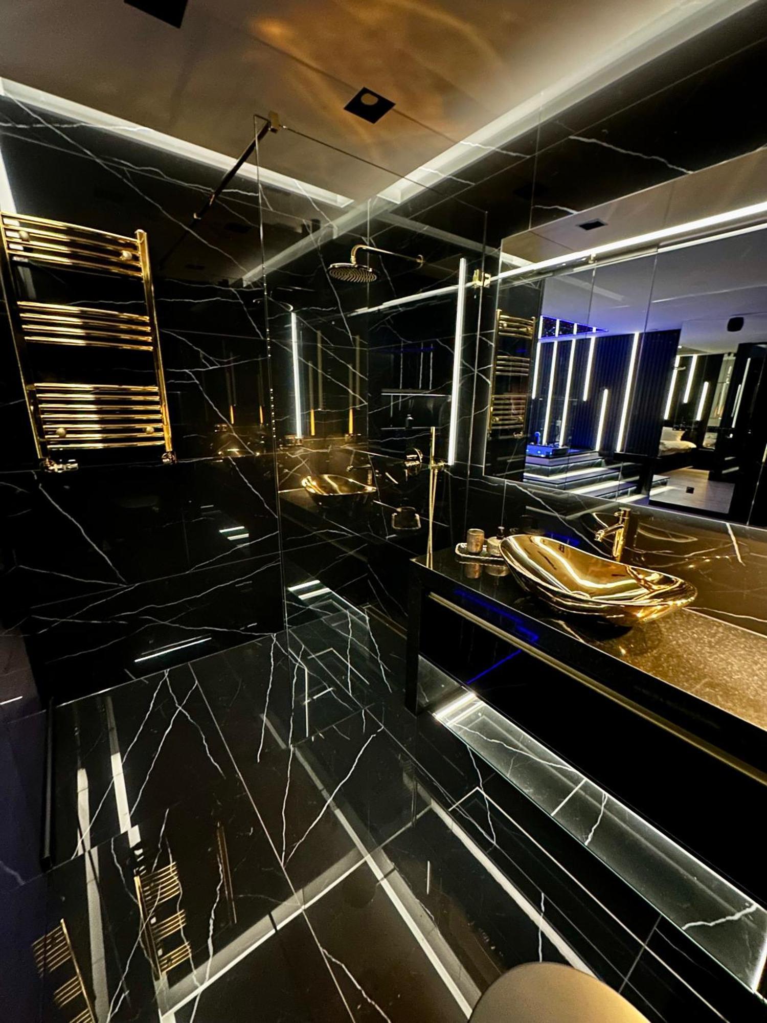 Masarska 6 Vip Apartamenty Jacuzzi Cracovia Esterno foto