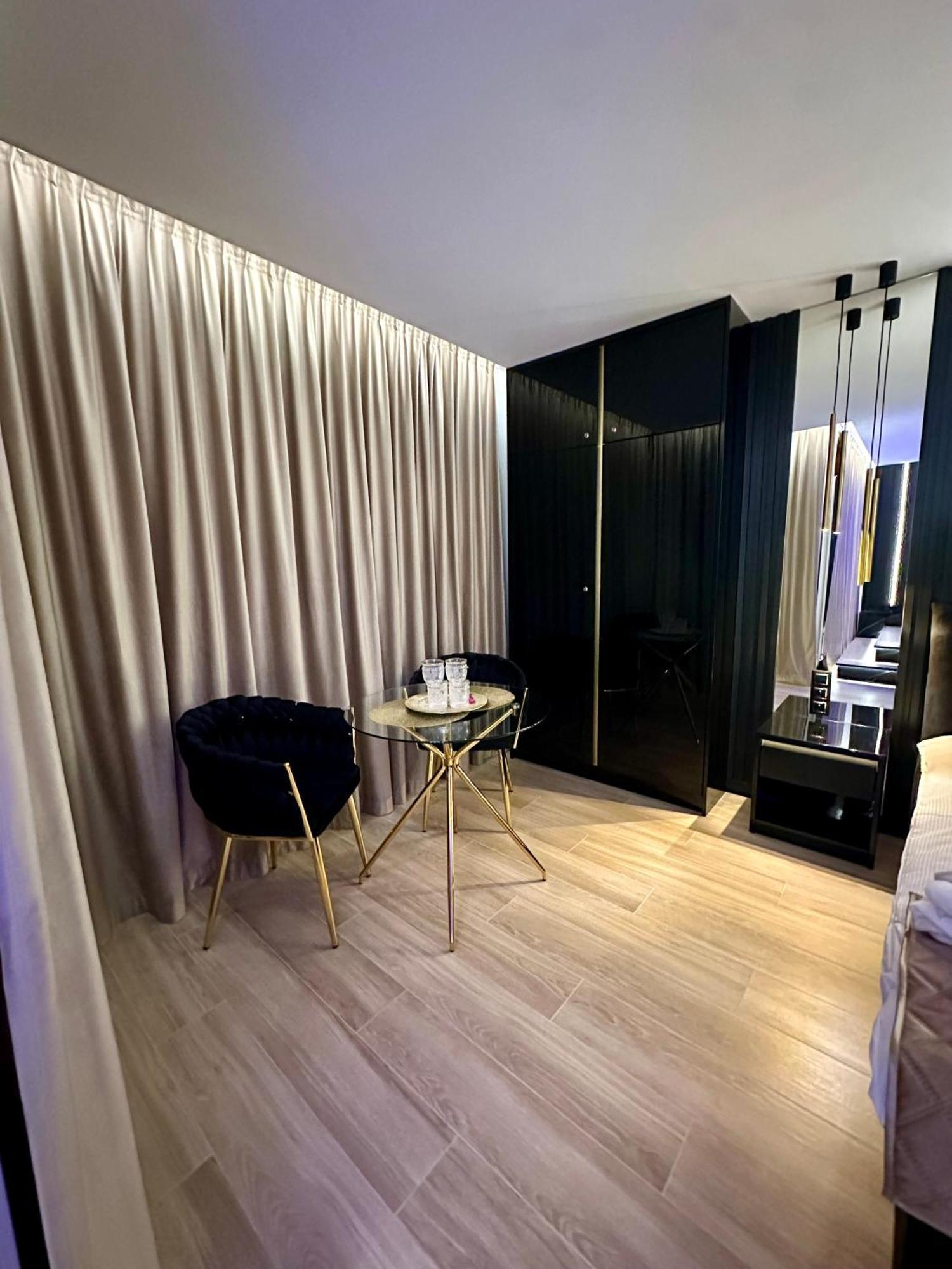 Masarska 6 Vip Apartamenty Jacuzzi Cracovia Esterno foto