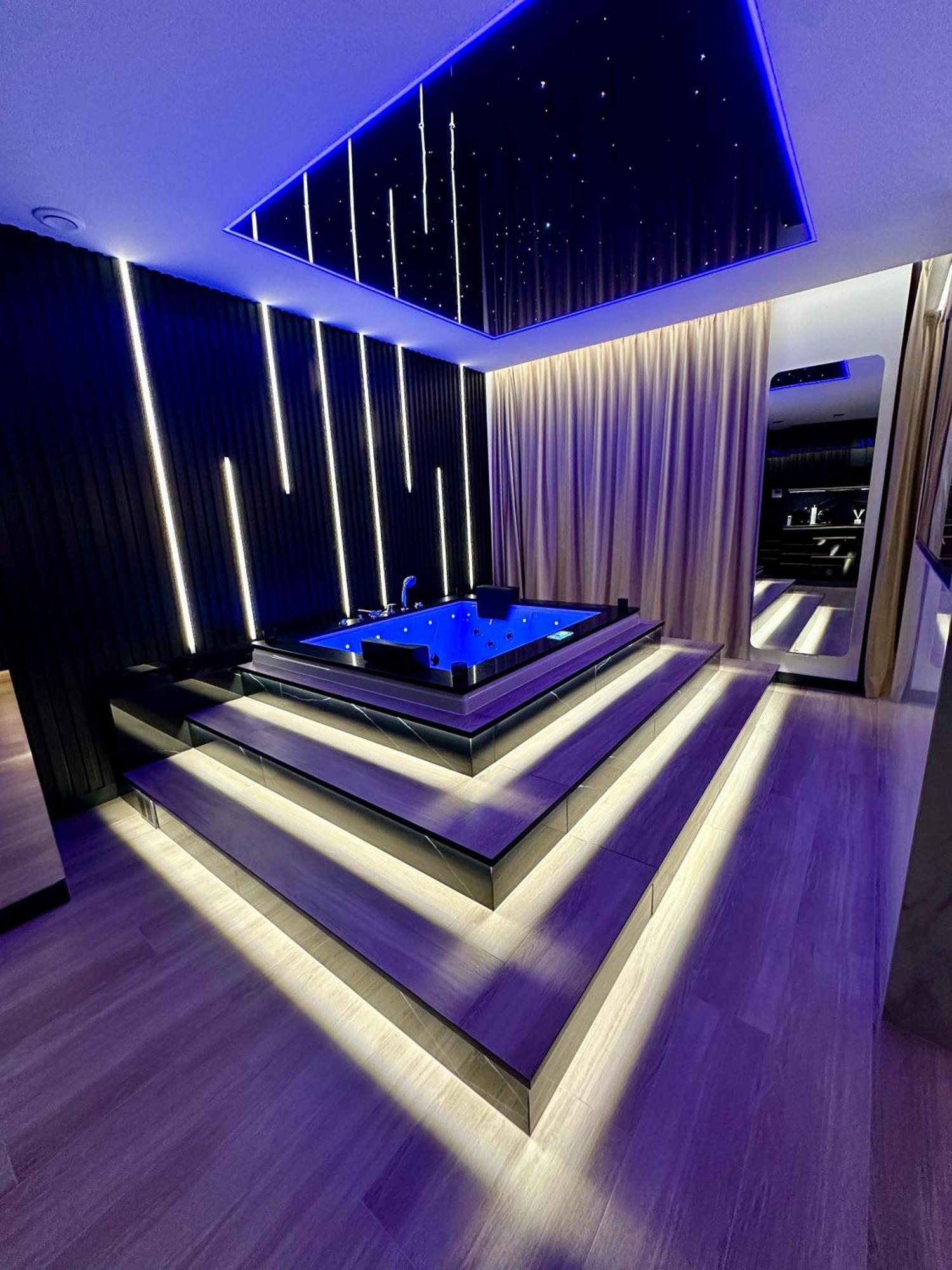 Masarska 6 Vip Apartamenty Jacuzzi Cracovia Esterno foto